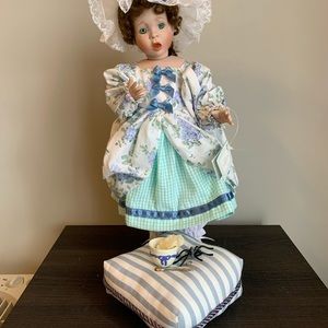 Vintage Ashton Drake Galleries 1994 “Little Miss Muffett”